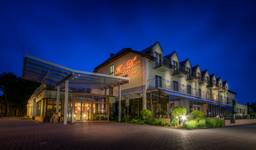 Hotel Delfin Spa & Wellness bei Nacht
