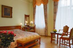Elegante Lobby im Hotel Kralovska Vila